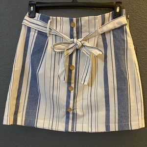 Stripe woven button skirt
